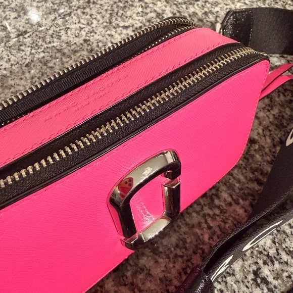 Marc Jacobs Hot Pink Snapshot Bag (additional strap included) - Picture 4 of 6